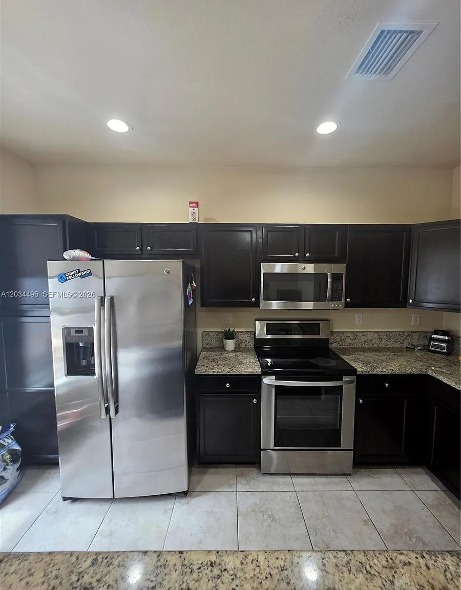Kendall Commons Townhomes — Photo 1