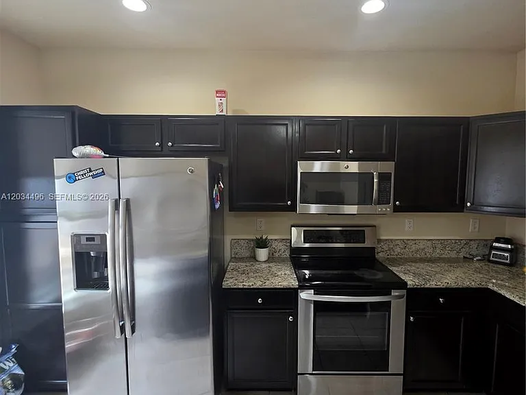 9424 SW 171st Pl — Photo 1