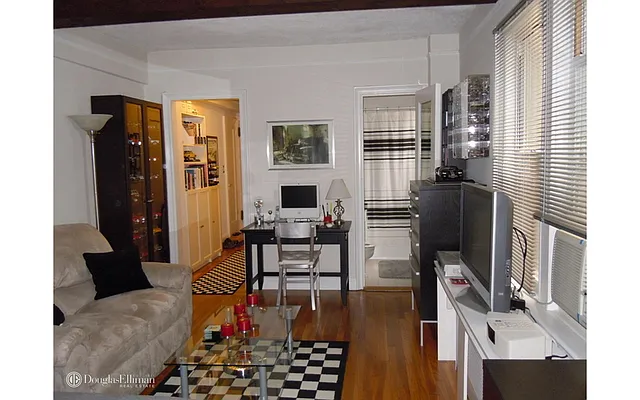 Rented by Douglas Elliman | media 21