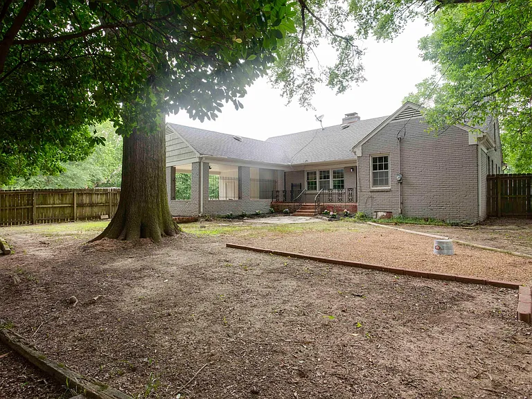 4207 Barfield Rd — Photo 14