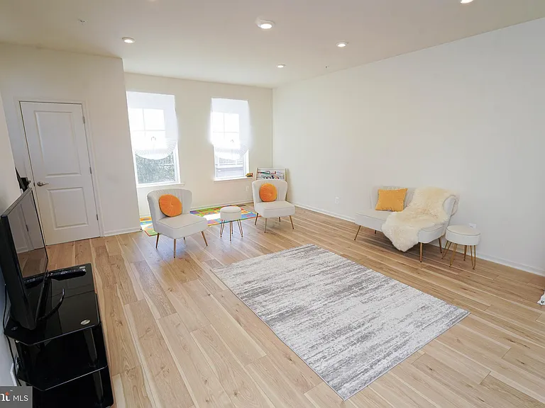 414 Waterfield Ct — Photo 24