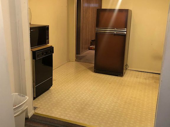 5th image of 4121 Vernon St