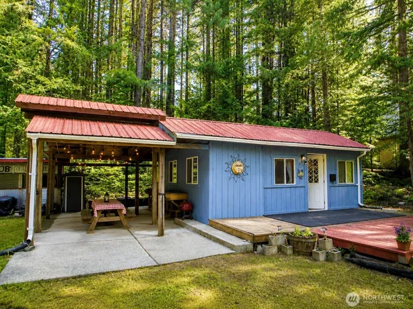120 N Wynoochee Drive, Hoodsport, WA 98548