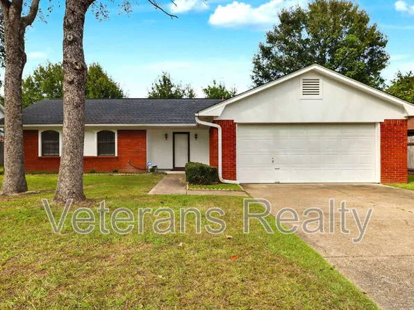 2078 Camp Wilkes Rd, Biloxi, MS 39532