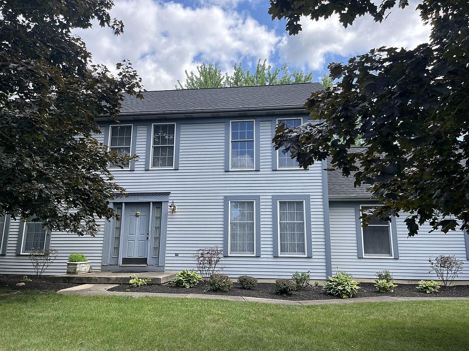 1st image of 915 E Parkwood St