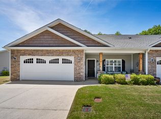 77 Hillsborough Dr, Anderson, SC 29621