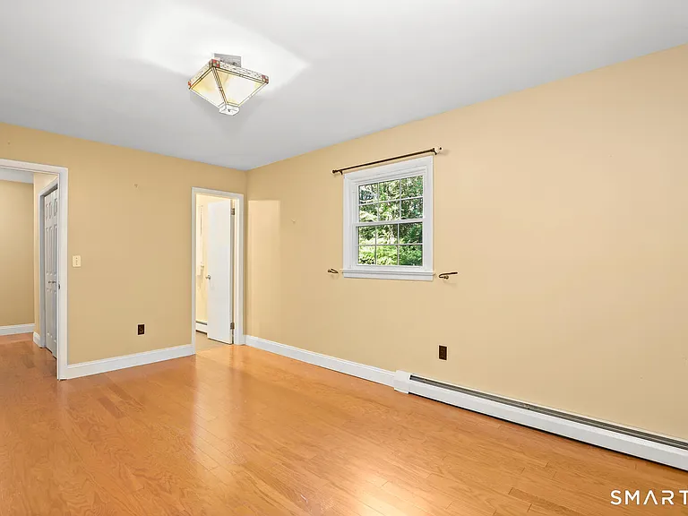 122 Deforest Rd — Photo 12