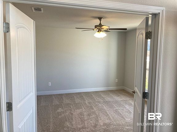 5th image of 22810 Ridgewood Dr