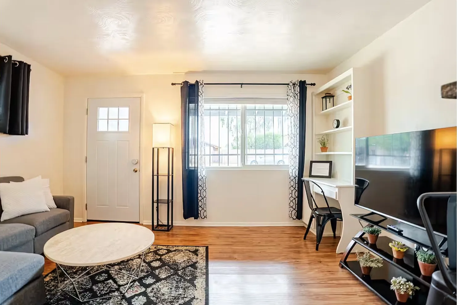 Studio, 450 sqft, $1,750 — Photo 4