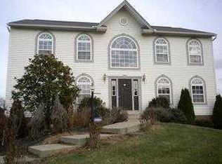1412 Sandstone Dr, Tarentum, PA