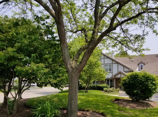 197 Hemingway Ct, Vernon Hills, IL 60061
