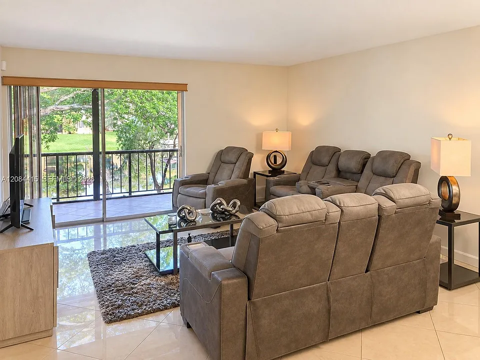 890 SW 9th Street Cir #202