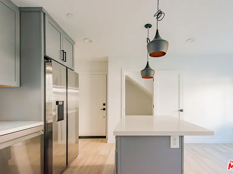 2602 Carnegie Ln #6 — Photo 16