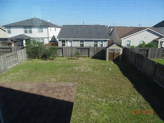 Large Fenced Yard