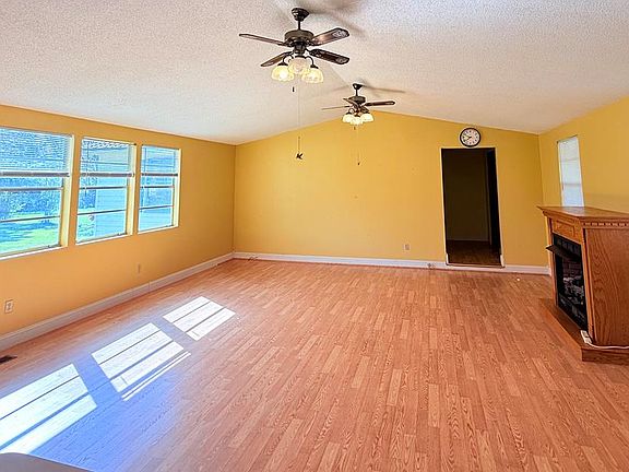 4th image of 175 Toni Lee Rd