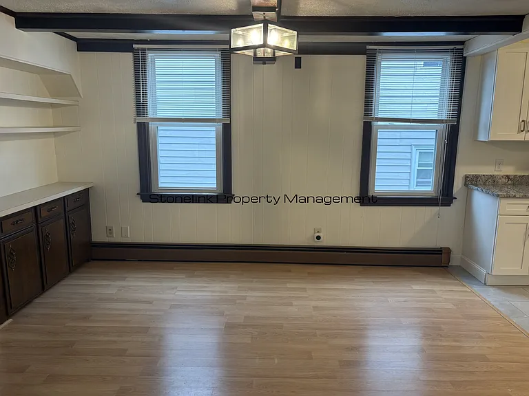124 Leo Ave — Photo 10
