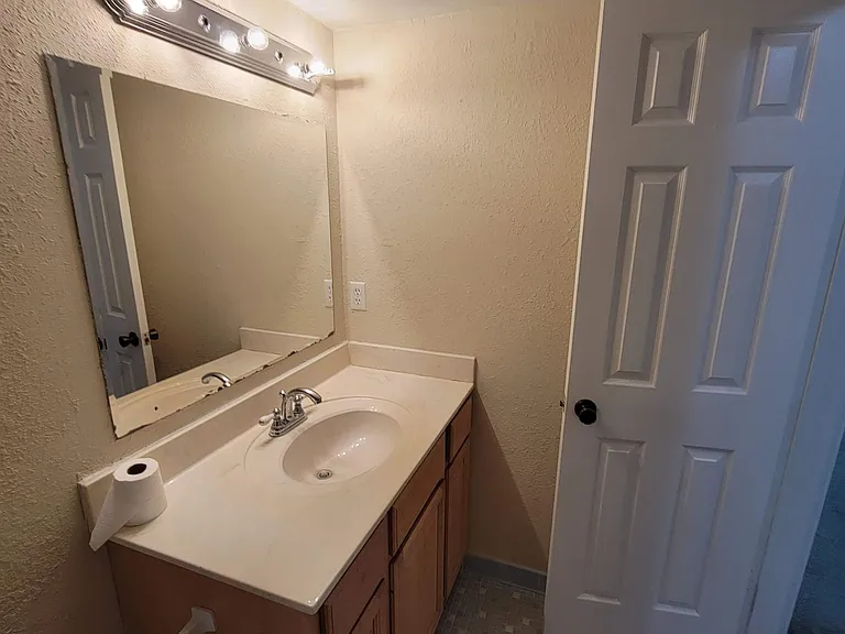 611 W Oak Terrace Dr — Photo 15