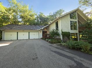 9 Ironwood Ln, North Oaks, MN 55127