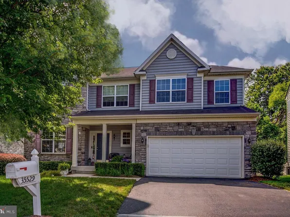 35529 Hudson St, Round Hill, VA 20141