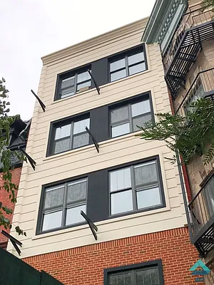 Rented by EXR | media 35