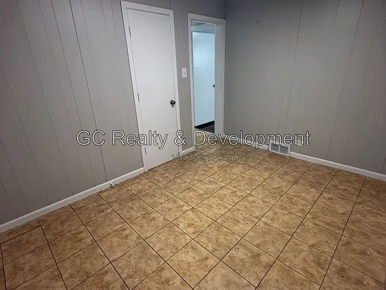 1067 W 97th St — Photo 10