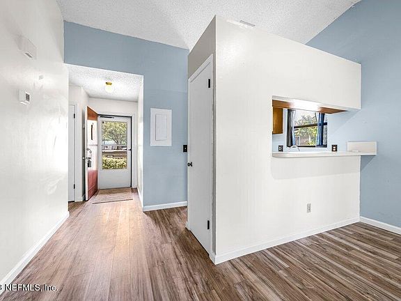 3rd image of 8327 WESTOVER Court