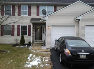 303 Yorkshire Dr, Lancaster, PA 17603