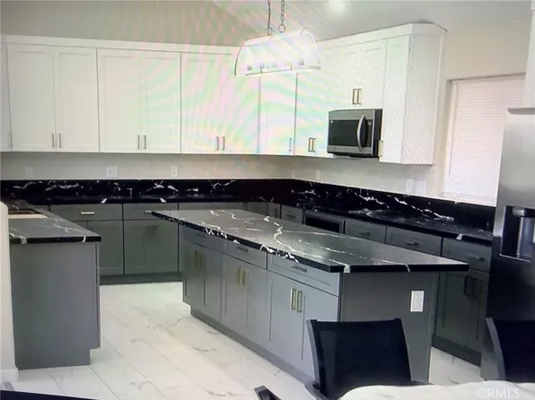 9557 1/2 Hierba Rd, Agua Dulce, CA 91390