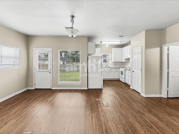 5th image of 13470 Miller Ln