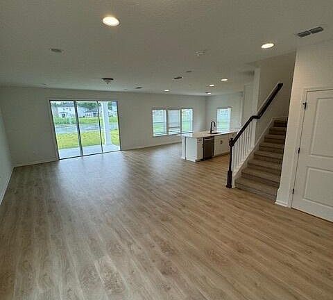 3rd image of 440 ARCHSTONE Way #63