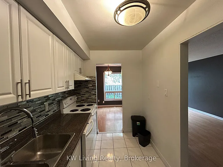 22 Bracken Fernway — Photo 9