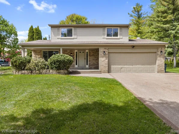 4061 Middlebury Dr, Troy, MI 48085