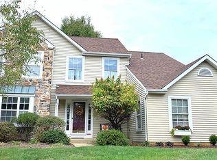 34 Tulip Dr, Newtown, PA 18940