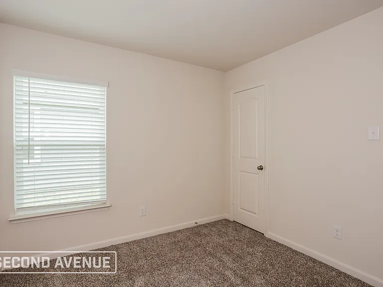 1325 Woodwinds Dr — Photo 18