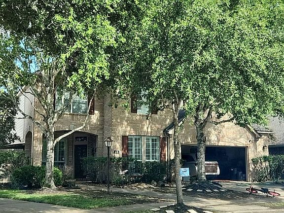 3rd image of 405 Ashberry Ct