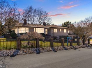1652 Cliff Dr, Edgewater, MD 21037