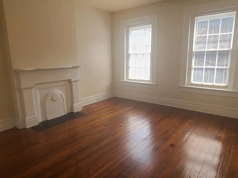 113 E Leigh St — Photo 10