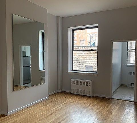 4th image of 76 Irving Pl APT 4C