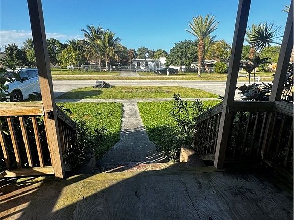 4th image of 428 W Ventura Ave
