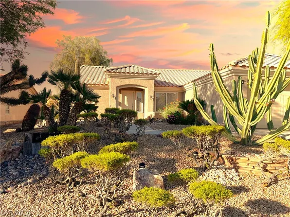 10133 Crescent Creek Dr, Las Vegas, NV 89134