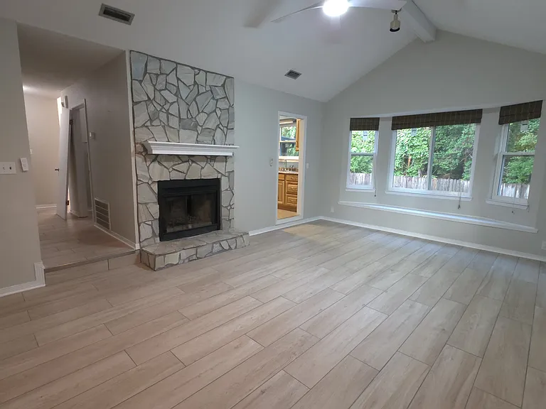 614 Avenue De La Dauphine — Photo 22