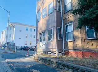 13 Mott St, Worcester, MA 01604