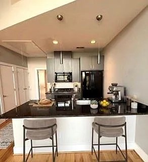 1045 Bonner St — Photo 6