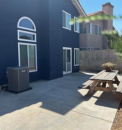 3rd image of 27925 Doreen Dr