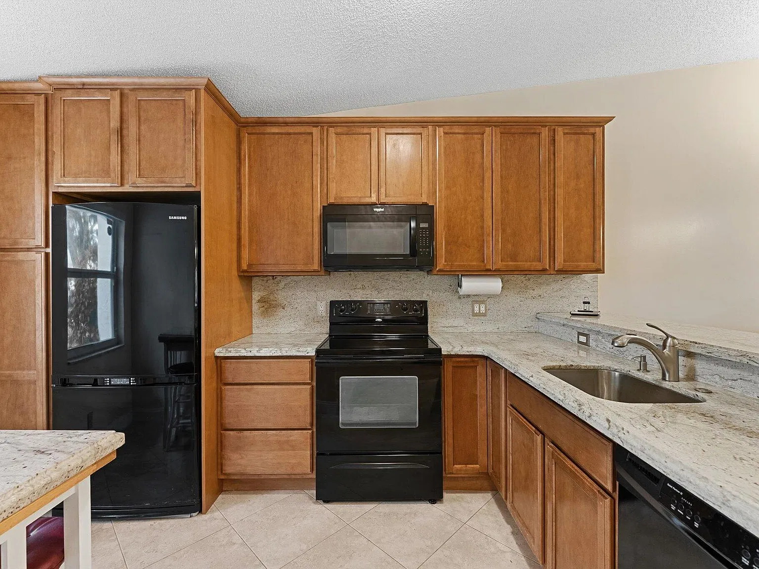 2 bed, 2.0 bath, 1000 sqft, $2,450 — Photo 3