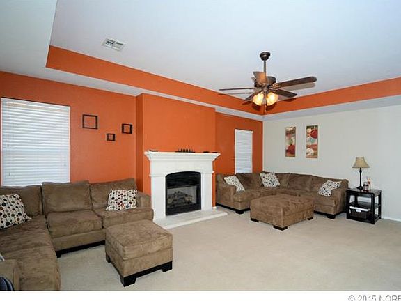3rd image of 230 W Fairlane Dr