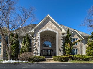 1740 Country Club Dr, Long Grove, IL 60047
