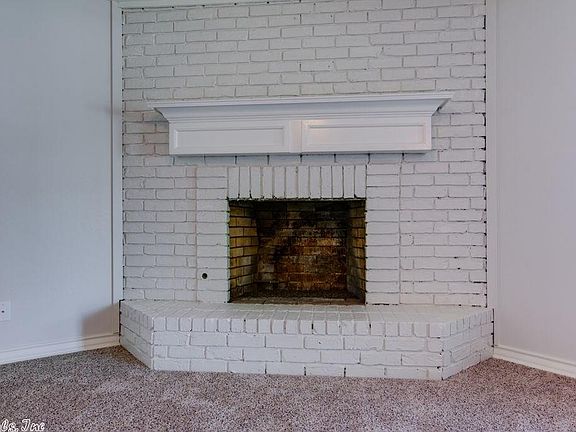 5th image of 235 E Greenfield Dr