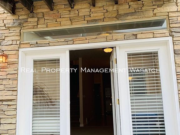 5th image of 1364 E Old Maple Ct