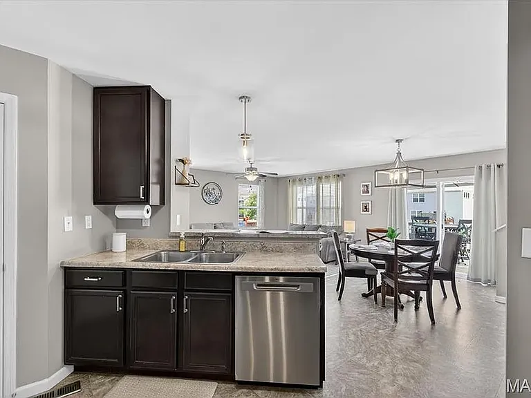 7146 Welsh Dr — Photo 23